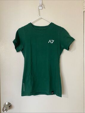 A7 Green Grip T-Shirt in Womens Size Small | Powerlifting | White Chest Logo